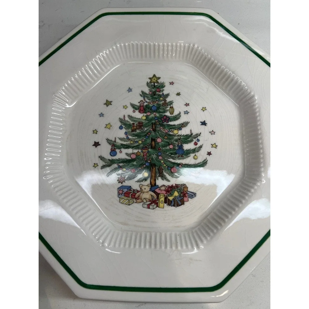 Vintage Nikko Christmastime Christmas Tree‎ Holiday Dinnerware 16 piece set